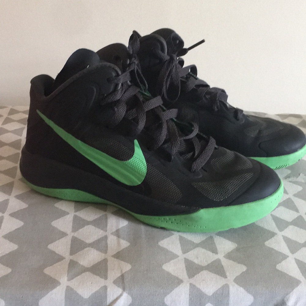 Black/Green Nike Hyperfuse. Sz 4.5Y. No box. Worn.
